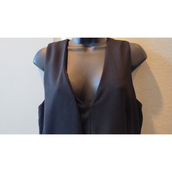 GB Black wrap shorts jumpsuit V-neck sleeveless Romper size (L) - Picture 2 of 14